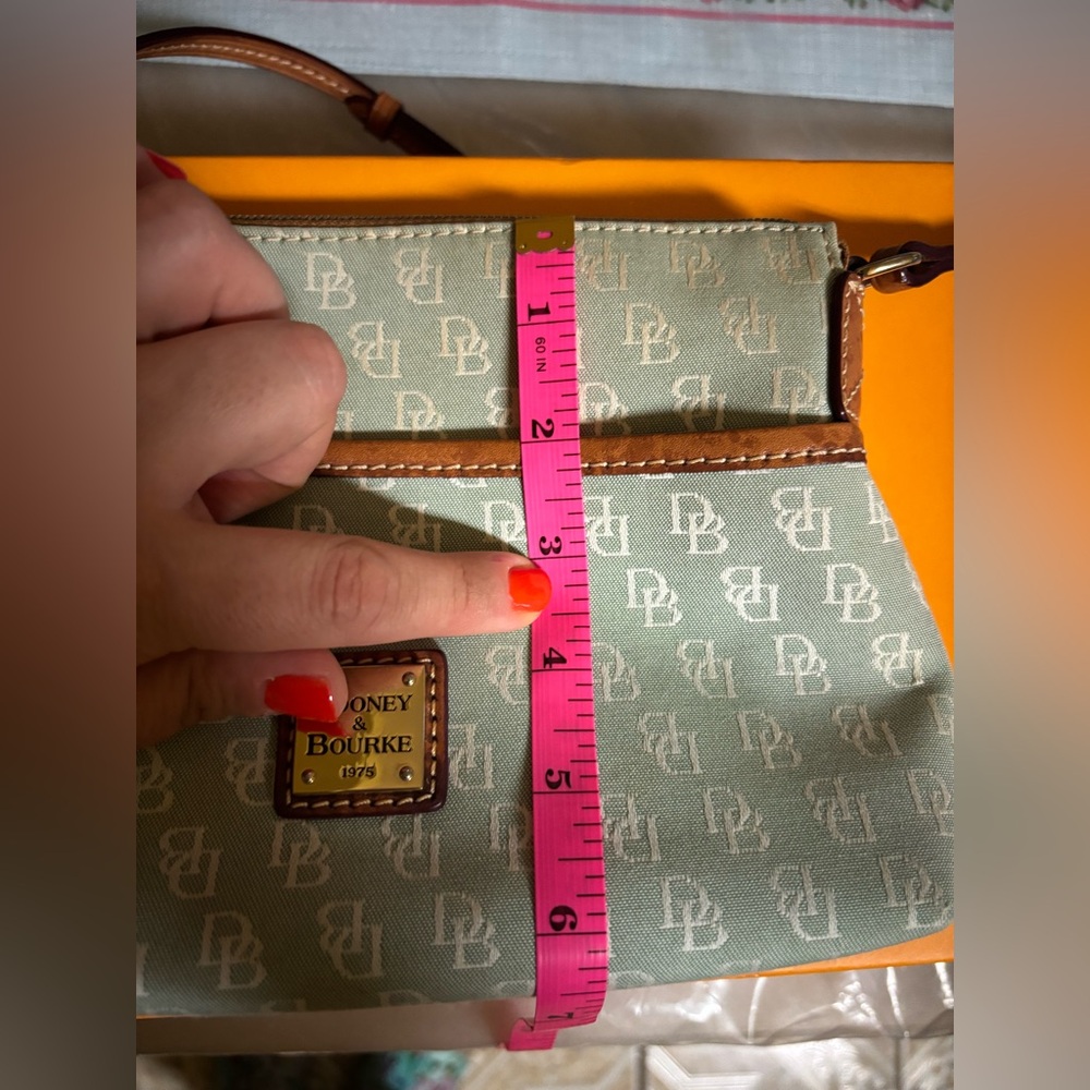 Rare 2010s Dooney & Bourke classic mint green - Picture 9 of 10